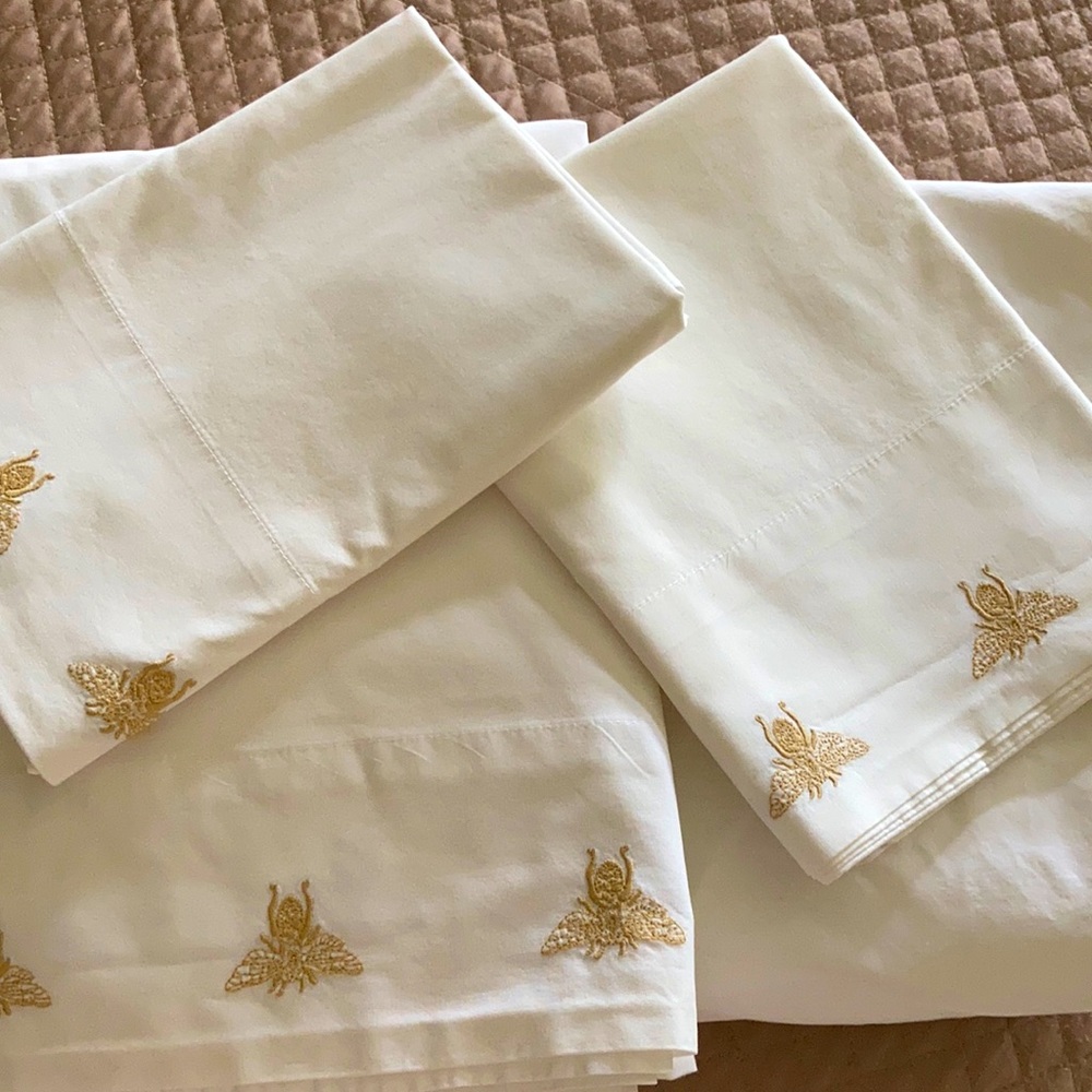 Pottery Barn Elegant Bee King Sheet Set